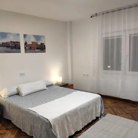 Tucasaenlaarena Appartement Gijón